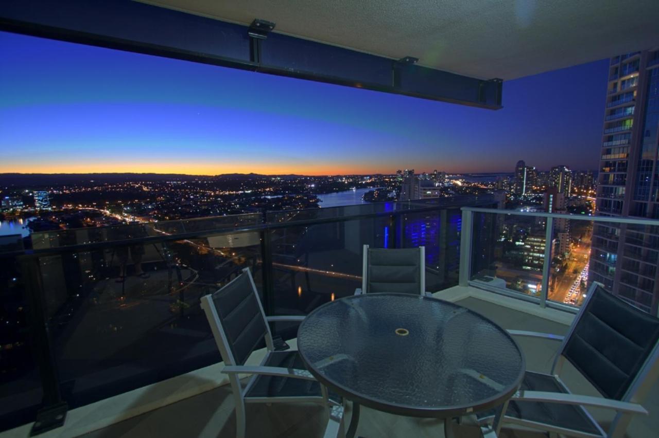 Circle On Cavil Holidays Gold Coast Exterior foto