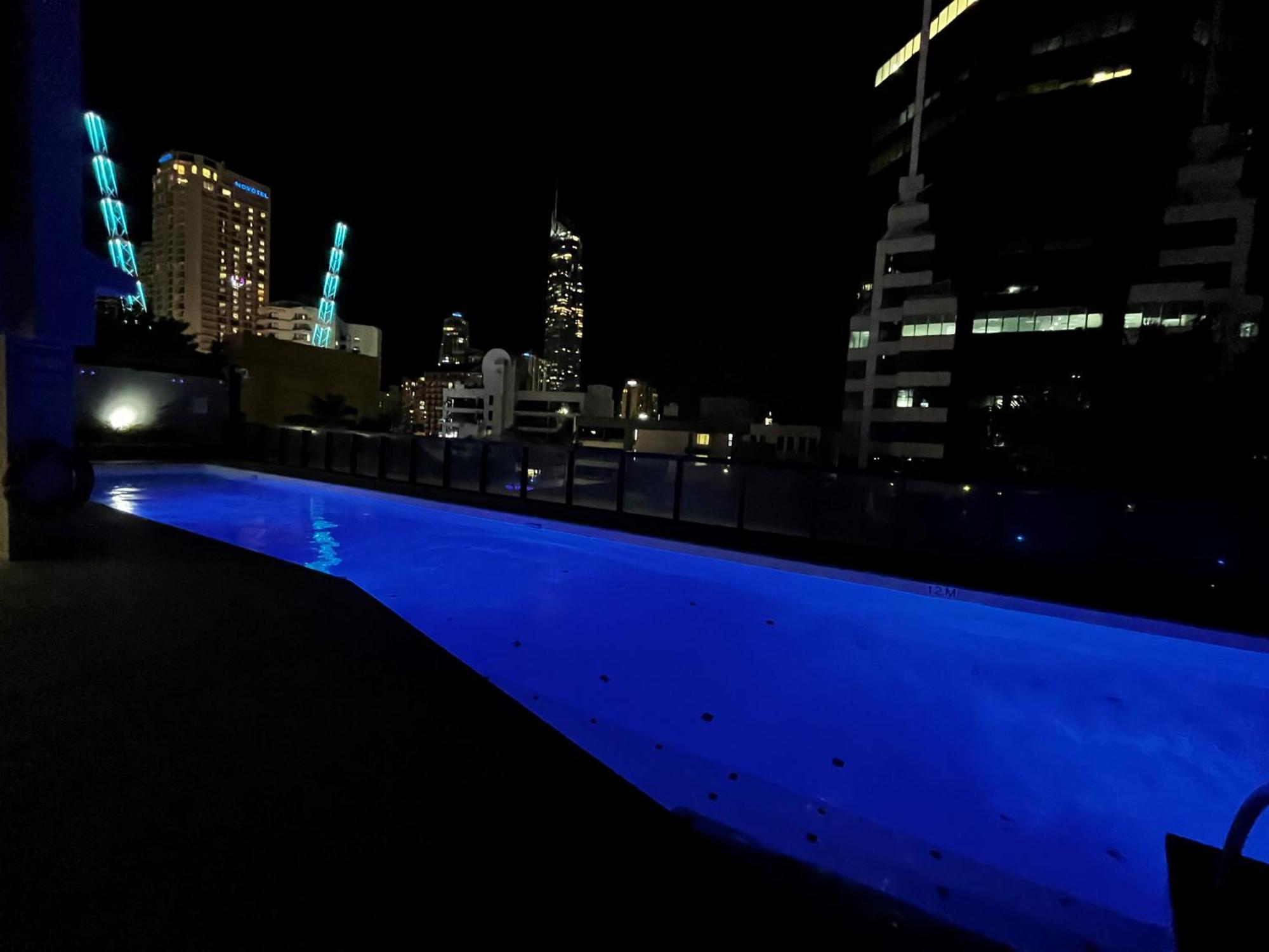 Circle On Cavil Holidays Gold Coast Exterior foto