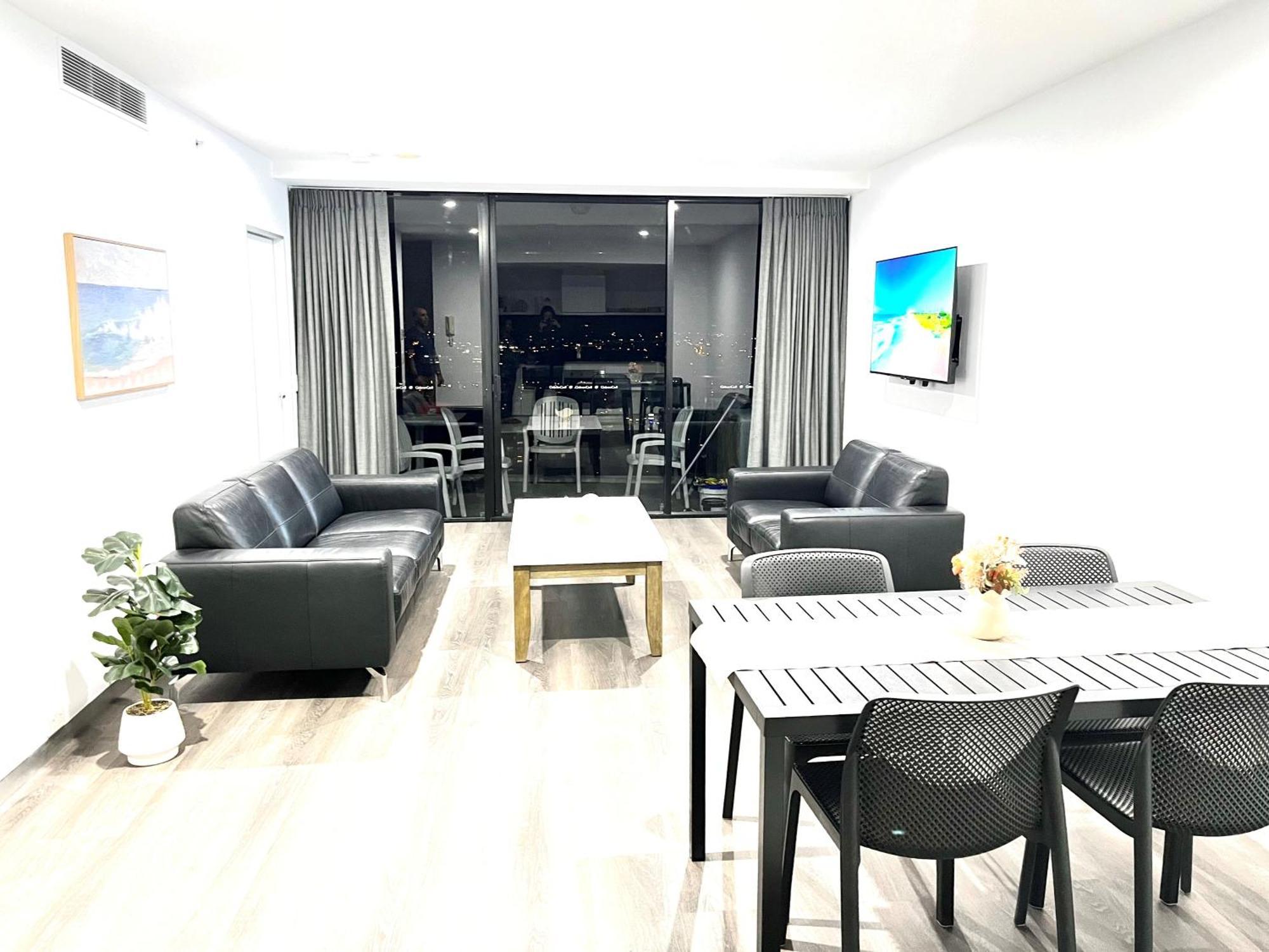Circle On Cavil Holidays Gold Coast Exterior foto