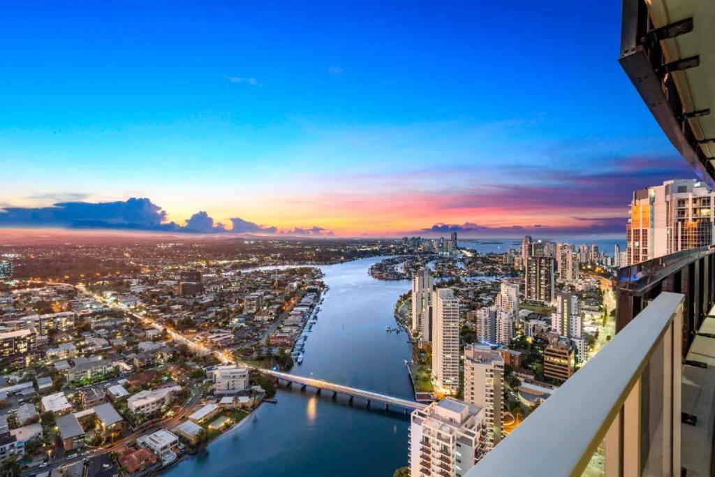 Circle On Cavil Holidays Gold Coast Exterior foto
