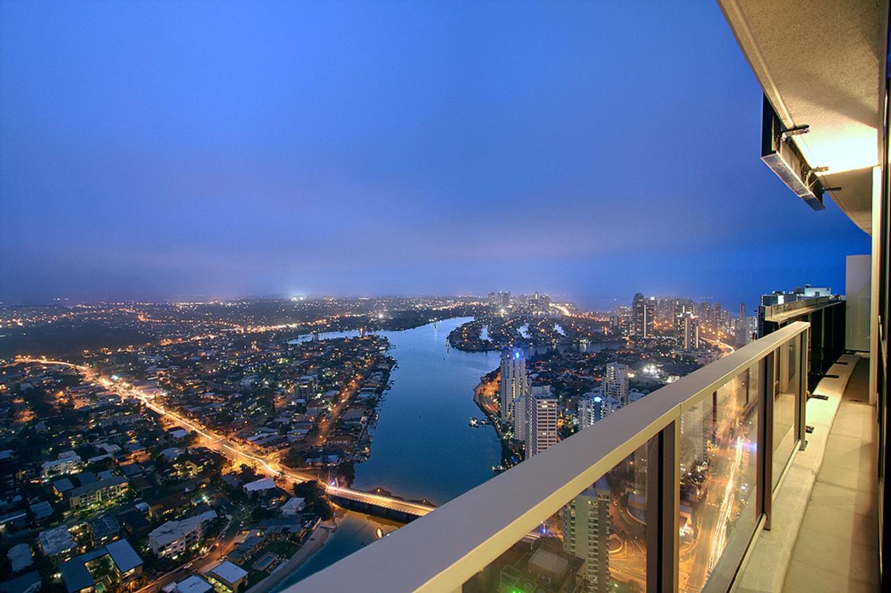 Circle On Cavil Holidays Gold Coast Exterior foto