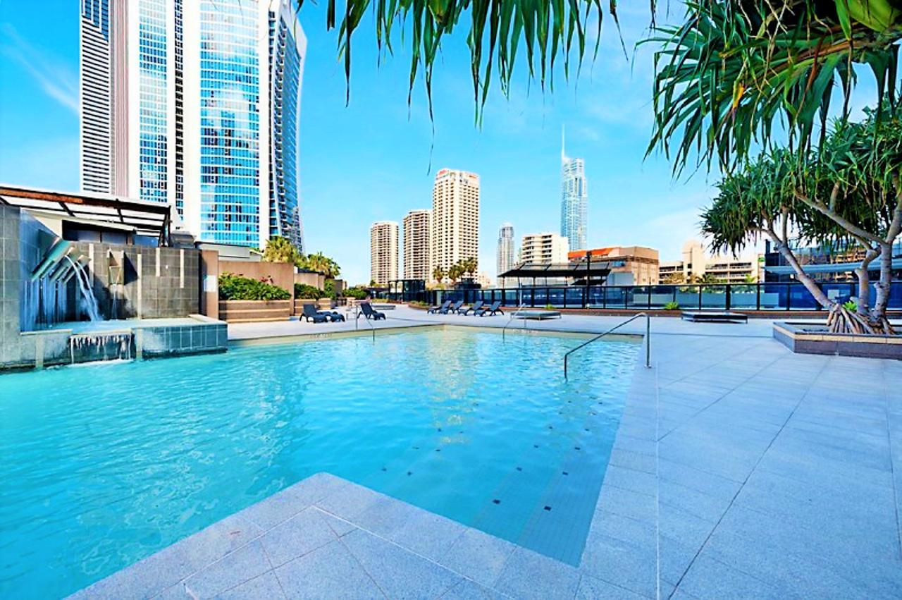 Circle On Cavil Holidays Gold Coast Exterior foto