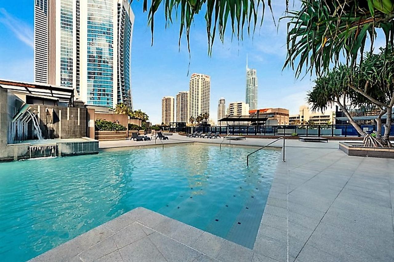 Circle On Cavil Holidays Gold Coast Exterior foto